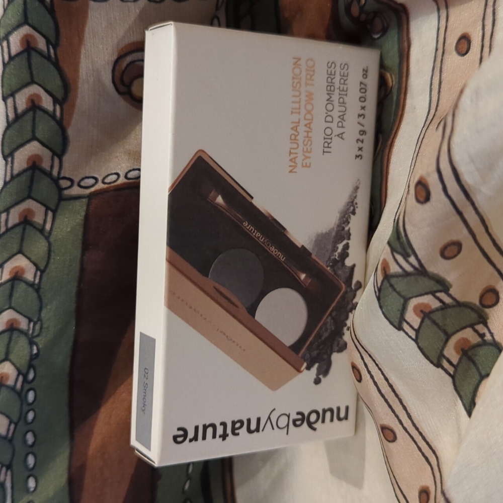 NEW: NudeByNature Eyeshadow Trio Smokey 02